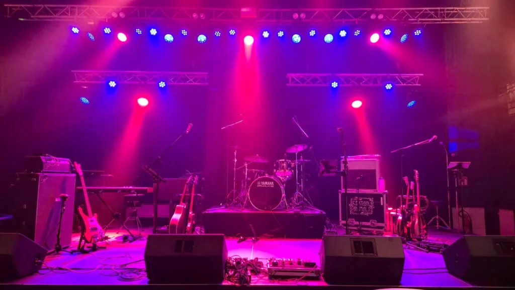 Live band stage pubquiz poppodium