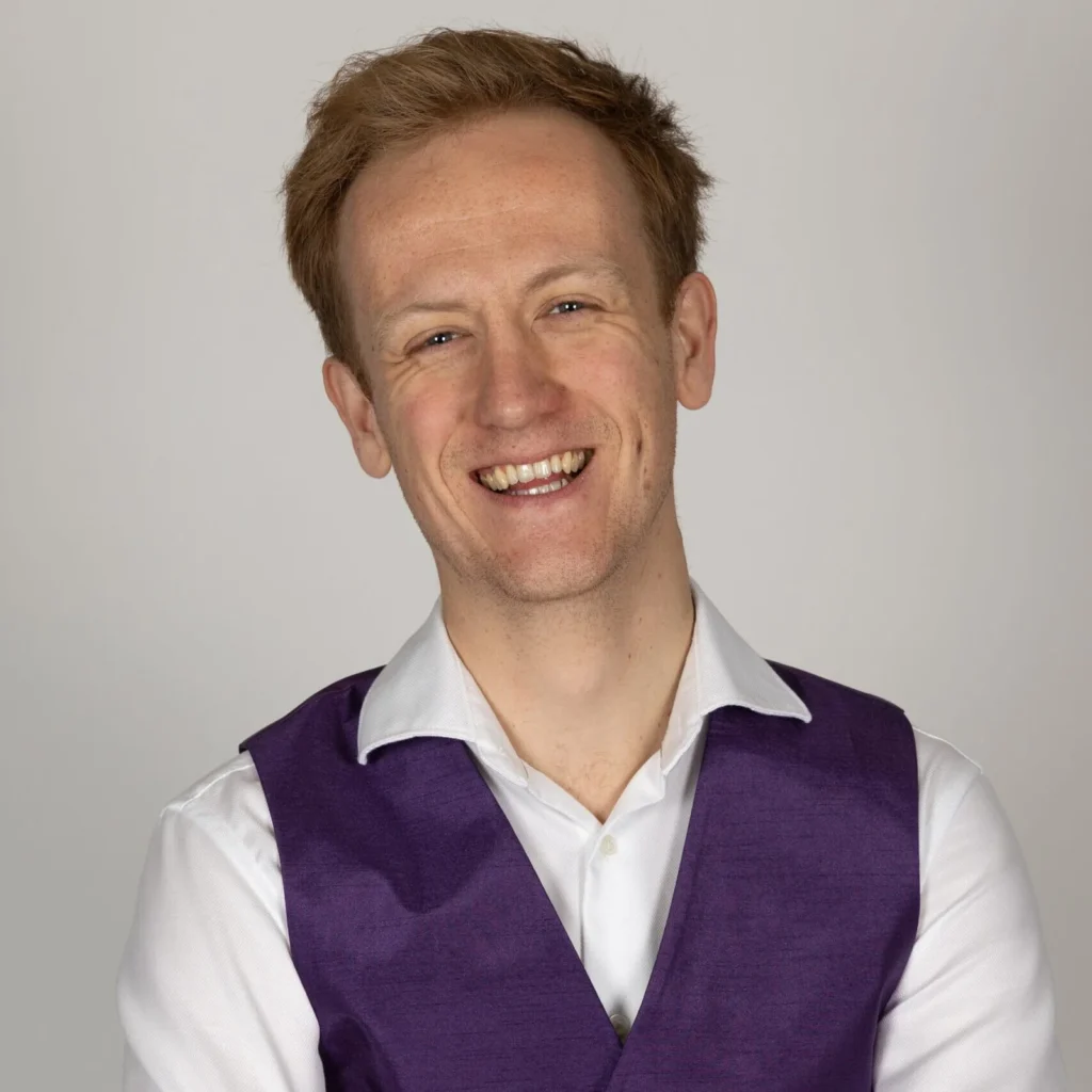 Rens Warnar portret foto en Quizmaster of Melody Over Ons